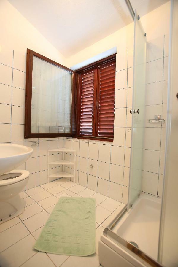 Rooms With The Sea View Baška Esterno foto